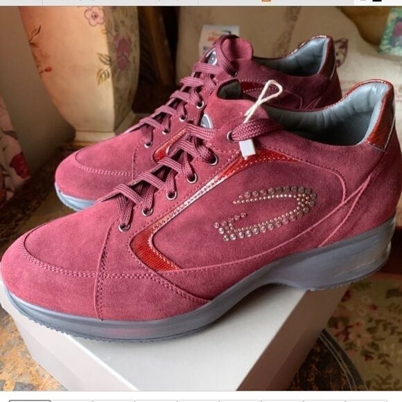 NWT ALBERTO GUARDIANI GENUINE ITALIAN LEATHER WINE STUDDED SNEAKER - Picture 1 of 10